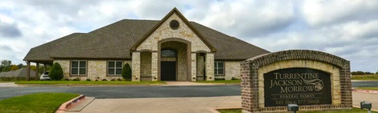 Exterior of Meador Funeral Home in Whitesboro