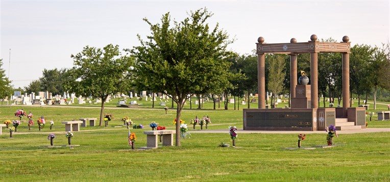Ridgeview West Memorial Park cemetery and memorial content